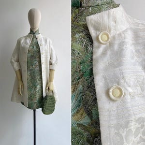 Vintage 60s Ivory Cream Raw Silk Textured Over Coat XS-S, Retro Abstract Striped Princess Seam Coat with Band Collar