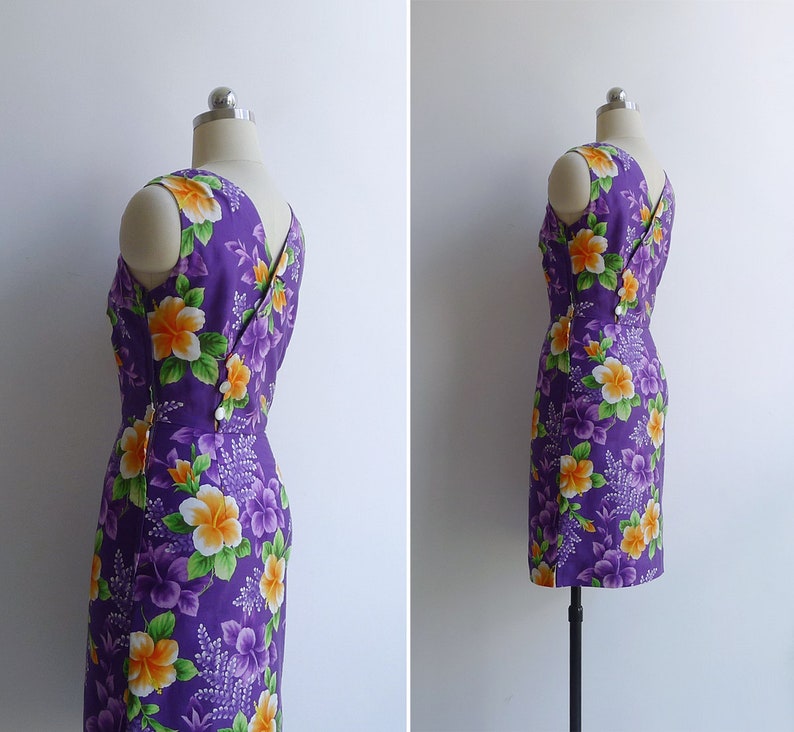 SALE Vintage '50s Hawaiian Floral Low V-Back Cotton Wiggle Dress XS image 6