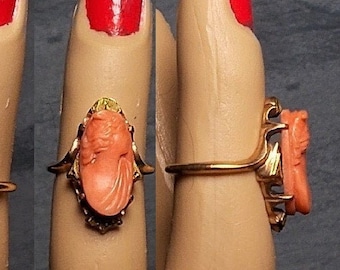 1 Cammeo di Corallo Antico Testato.  Oro rosa Vintage Genuine Salmon Coral Coral intagliato a mano, anello cammeo in altorilievo taglia 4 con foglia d'uva intrecciata.