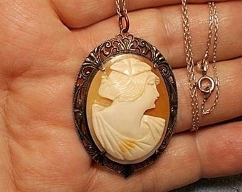 VENTE collier camée coquillages, sculpté à la main beauté w / chapeau de feuilles, fioriture ajourée en filigrane marqué pendentif en argent sterling marqué