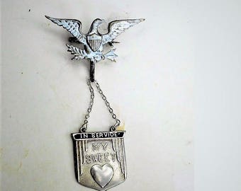 SALE My Sweetheart » Badge de lui en service marqué Sterling de WW11, suspendu à Eagle avec Flag Brooch Chatelaine. Seulement49,90