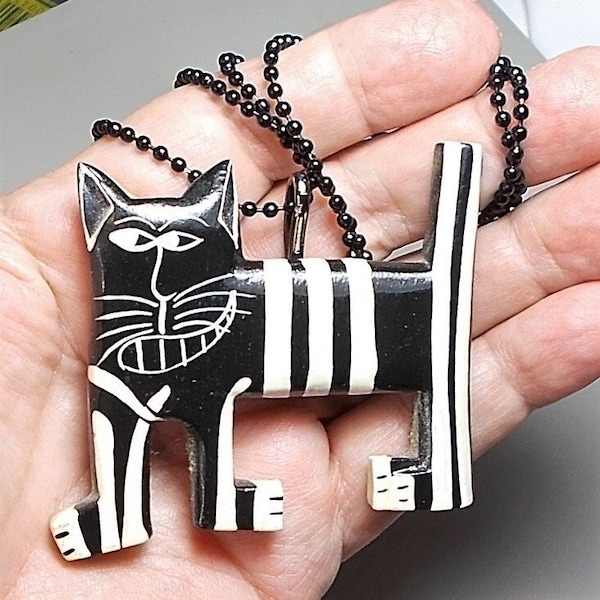 Collier peint en bois de chat de Cheshire. Grand adaptateur de collier boule en métal noir Dramatic Grinning Attitude inclus. 2 1/8" OOAK coloré brillant