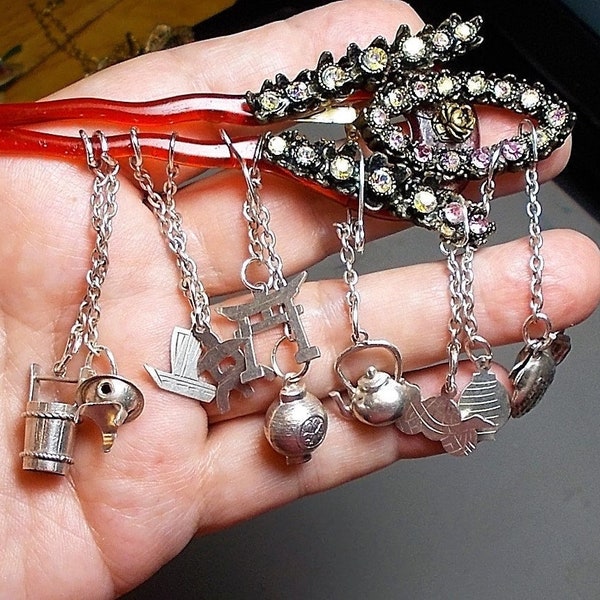 VENTE sterling antique 11 pcs. Peigne JAPONAIS CHATELAINE avec strass, lanternes en argent sterling, pagode, lampes, fil, théière, voilier, seau