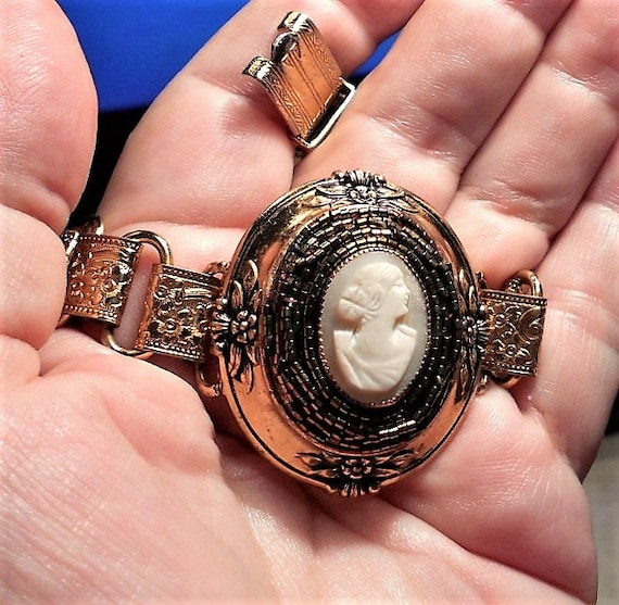 セール ブックチェーン カメオ ブレスレット ヴィンテージ シェル  