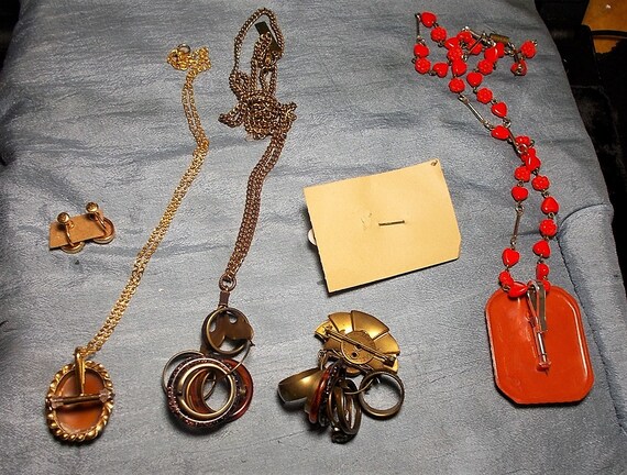 Collier Long Chaîne Torsadée Or Avec Pendentif Camée Buste - Bijou Fantaisie Vintage N°427 - Très Bon état Avec Patine