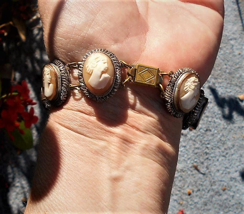 8 Shell Cameos Bracelet Vintage Hand Carved Carnelian Each Etsy