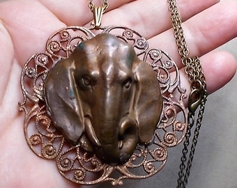 Ancien Pendentif Médaille Plaqué Or – Breloque Art Déco / Art Nouveau – Motif éléphants