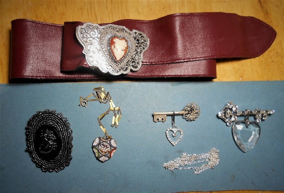 SALE Heart Cameo Belt Burgundy Faux Leather Vintage Silver 
