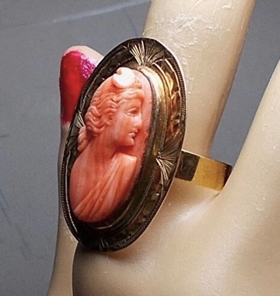 10K Large Coral Cameo Ring 1930 Hand Carved Coral 