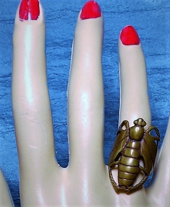 SALE Large Vintage Cicada Bug RING Figural Hand W… - image 2