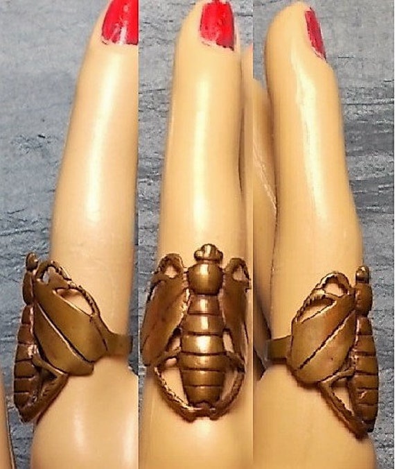 SALE Large Vintage Cicada Bug RING Figural Hand W… - image 1