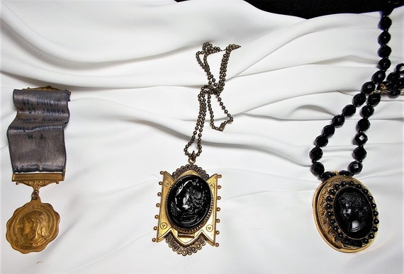 1 1940 Large Mourning Black Cameo Necklace Glass … - image 5