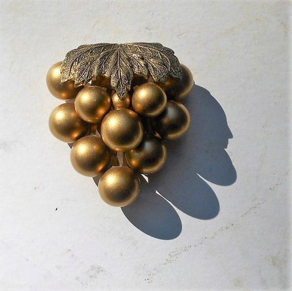 Sale LARGE GOLD GRAPES or Cherries Brass Leaves N… - image 2
