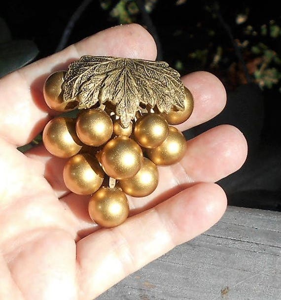 Sale LARGE GOLD GRAPES or Cherries Brass Leaves N… - image 5