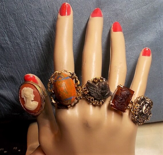 1 Vintage Faux Cameo Poison Ring Avon Cameo Looks Re Gem