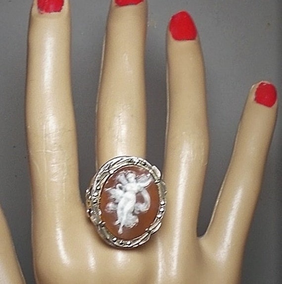 1930 Carnelian Angel Cameo Ring, Flying in Flimsy… - image 2