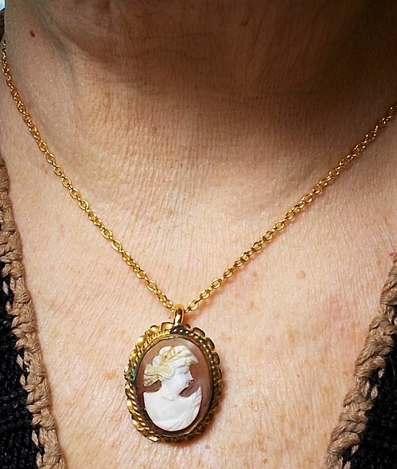 SALE Small Antique CAMEO Gold Filled Twisted Setting & GP Fine