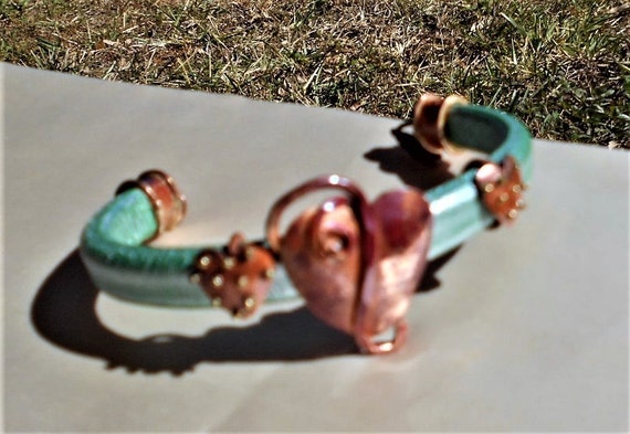 SALE Copper Heart Bracelet  Vintage Scrolled Hear… - image 3