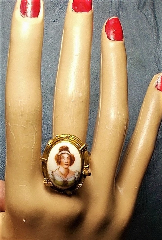 1 Porcelain Victorian  Lady Ring, Painted Czecho-s