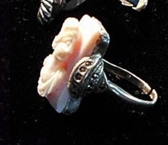 SALE 1930's Shell Cameo Ring YOUR SIZE Hand Carve… - image 4