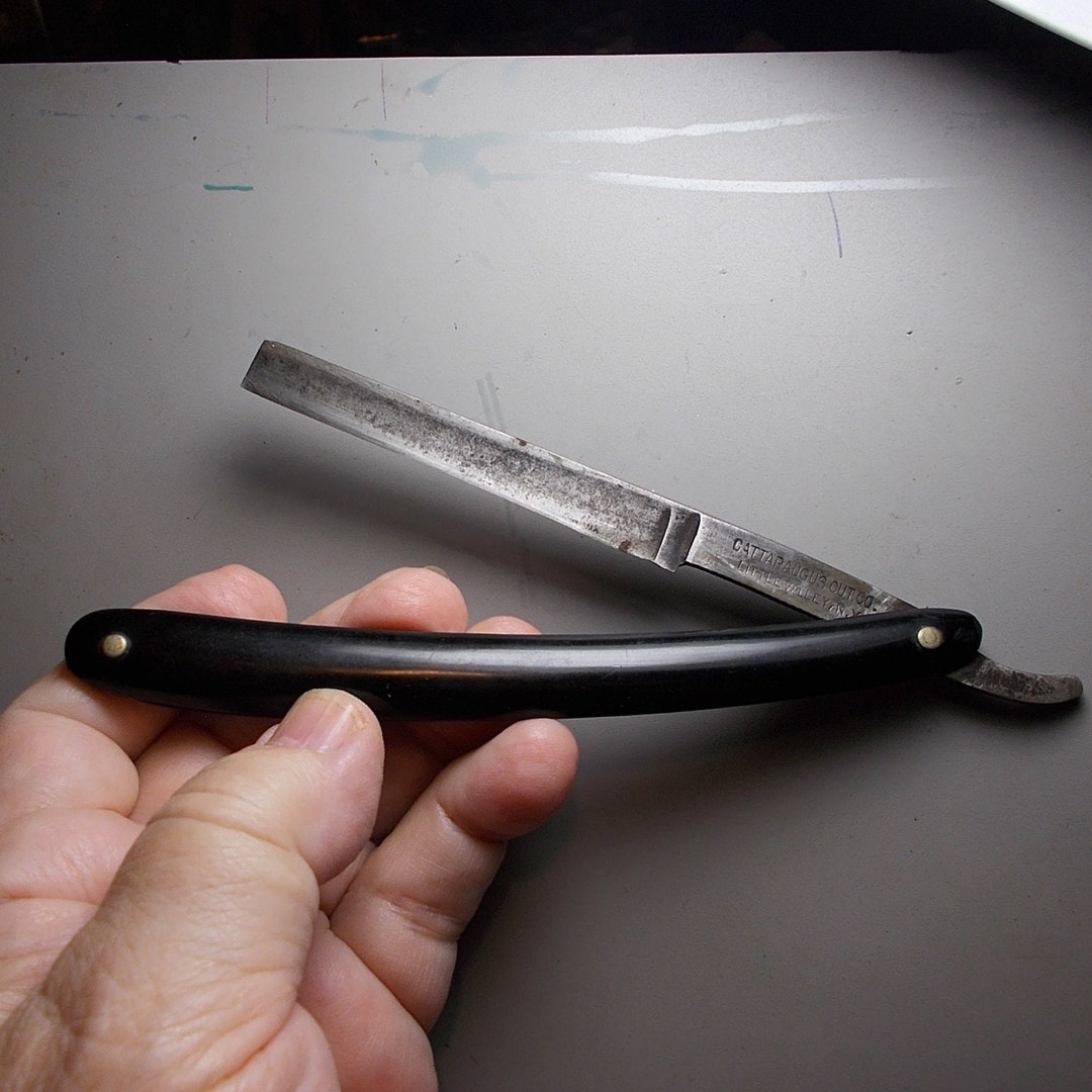 Vintage Cattaraugus STRAIGHT RAZOR Made 19001925. Celluloid Black
