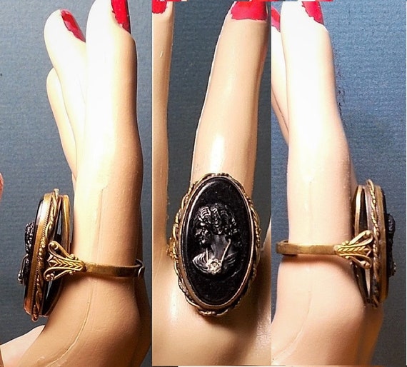 Large BLACK CAMEO RING Vintage 1930s Black Habill… - image 1