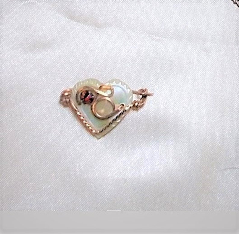 SALE Gorgeous Victorian Mother Of Pearl Heart Gold Filled Wire Hand Worked Sweetheart LOVE Brooch w/ Red Rhinestone Flower . Only79.90 image 2