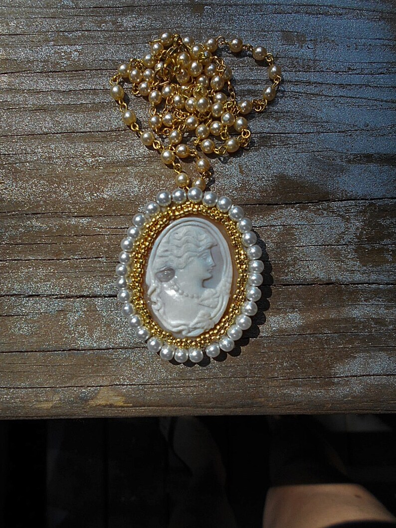 SALE Large Shell Cameo Pearl Necklace Vintage Hand Carved Shell Cameo I Embellished w/ Gold Seed Beads & Faux Pearl Brooch /Pendant 99.90 image 3