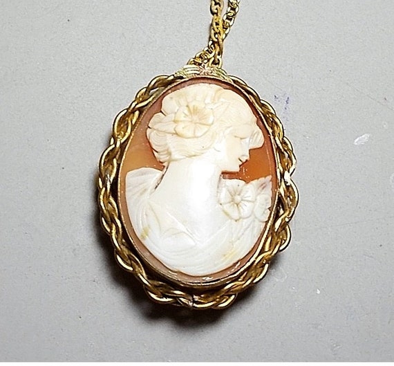 ANTIQUE GOLD FILLED Cameo Hand Carved Shell Beaut… - image 4