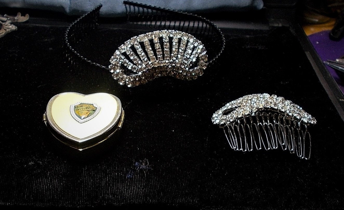 Vintage 1940’s Sparkling Silver Tiara/ Comb Vintage Hair Comb with Pearls - Cassandra Lynne main image 2