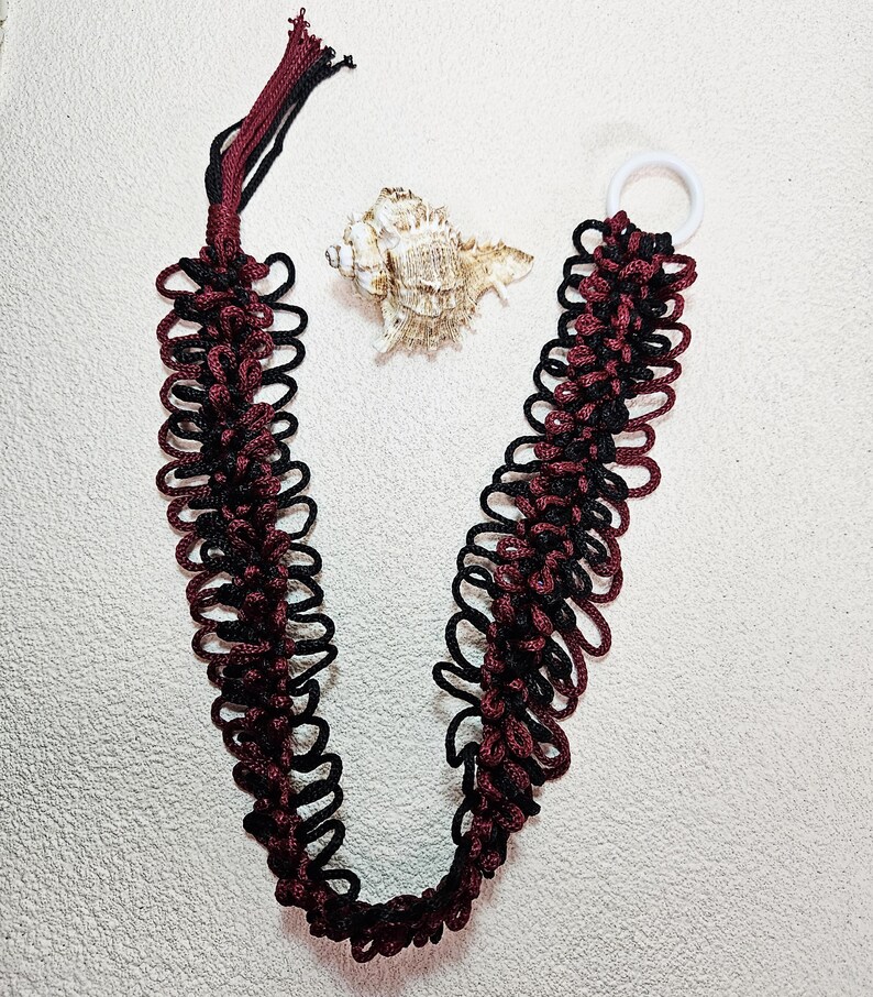 Hermit Crab Macrame Climbing Ladder Toy black/burgundy