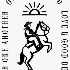 Puede incluir: Ilustración en blanco y negro de un vaquero montando un caballo encabritado, con un sol. El texto incluye "ON TOWARD", "LOVE & GOOD DEEDS", "SPUR ONE ANOTHER" y "HEBREWS 10:24".