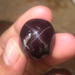 Granato stellato naturale, cabochon ovale di granato stellato sciolto da 65 carati, gemma di granato stellato a 4 raggi, 21 x 18 mm, dimensione ciondolo stella per gioielli