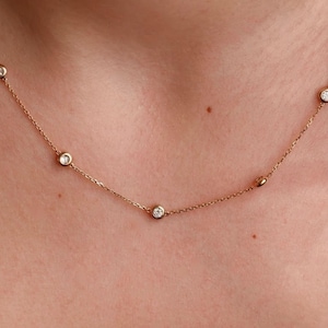 ダイヤモンドネックレス / 14金ダイヤモンドソリティアネックレス / 繊細なダイヤモンドネックレス / ブライダルジュエリー / フローティングダイヤモンドミニマリストファインジュエリー