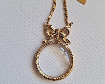Vintage 1928 Looking Glass Necklace - Gold tone Magnifying Glass Victorian Style