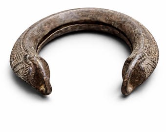 Antique Tribal Bronze Kada Bracelet – Vintage Handcrafted Ethnic Jewelry