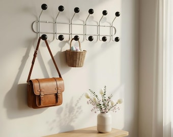 Perchero de pared de metal de mediados de siglo con ganchos de bola, organizador de entrada, perchero minimalista.