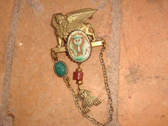 Vintage Art Deco Egyptian Revival Style Winged Sp… - image 1
