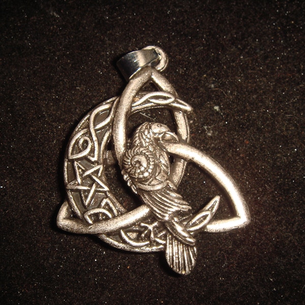 Celtic Morrigan Pewter Double Sided Triquetra W Crow On Celtic Knot Crescent Moon W Pentacle Pendant & Crow Toggle