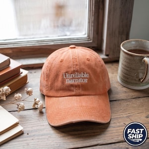 Gorra de béisbol de algodón lavado "Narrador poco fiable" – Regalo para amantes de la literatura