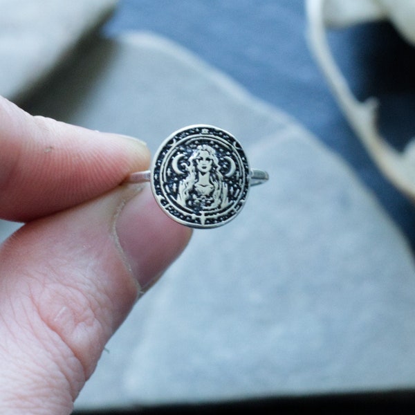 Hecate Greek Goddess Sterling Silver Disc Round Ring - Gift for Witch Woman - Sister Coven