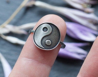 Yin Yang Ring - Silver - Black and White - Light and Dark - Good and Evil