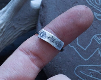 Sterling Silver Ant Ring - Row of Ants - Animal Jewelry - Bugs - Delicate Ring - Dark Minimal