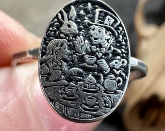 Verrückter Hutmacher Teeparty Sterling Silber Ring Alice im Wunderland Tea Time Schmuck Storybook Geschenk für Buchliebhaber Geburtstag Jahrestag