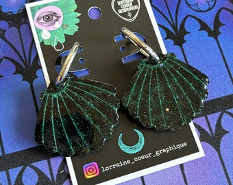 Pendientes de conchas marinas negras y turquesas – Joyería de Halloween – Pendientes de aro con purpurina – Un bonito regalo de Halloween