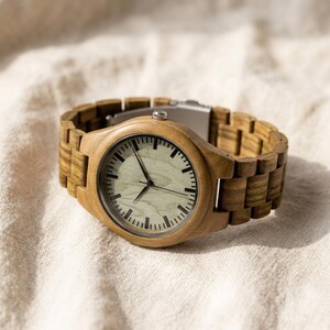 Wooden Quartz Watch for Men & Women – Zebra Wood Bracelet with Green Dial, Eco-Friendly Vintage Style Gift
