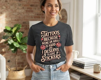 タトゥーの入ったイケてるおばあちゃんのグラフィックTシャツ、ヴィンテージ風タイポグラフィのステートメントシャツ