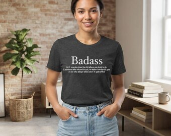 バッドアス定義Tシャツ、モチベーションを高めるエンパワーメントグラフィックTシャツ、強い女性の自信Tシャツ