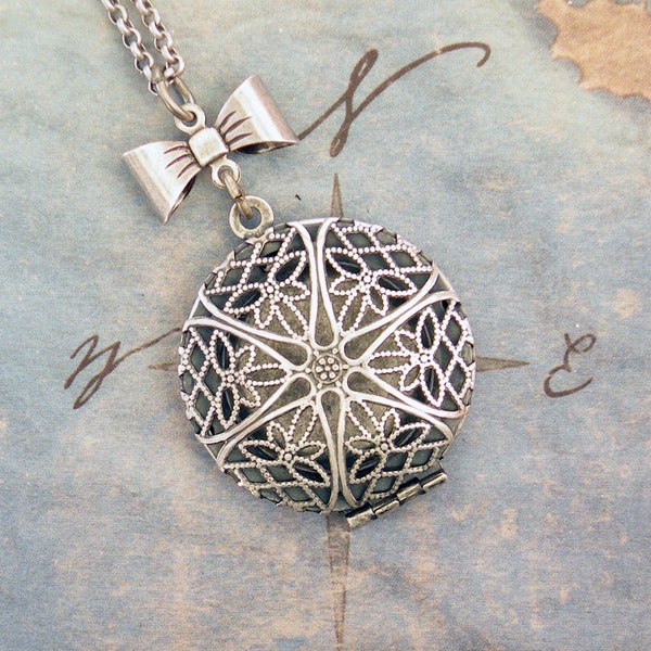 Charming Silver Scent Locket - Perfume Locket - Aromatherapy