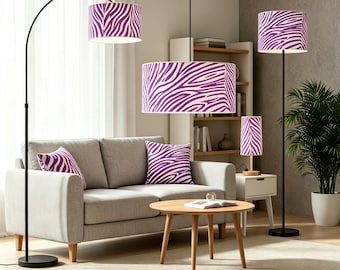 Set di lampade ArtisanGlow con tessuto a stampa zebrata viola, paralume jacquard bianco sporco personalizzato, luce a 3 colori, spina americana per un arredamento audace e massimalista.